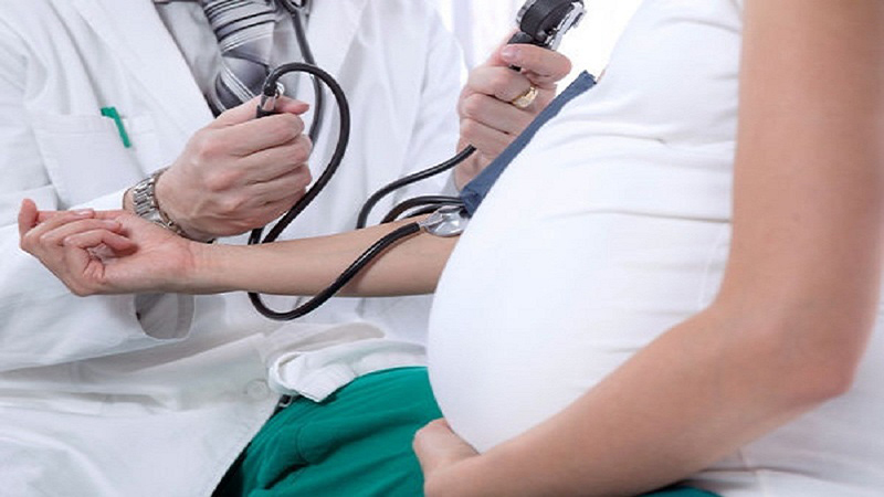 متخصص زنان بجنورد | پره اکلامپسی بارداری چیست؟ و علائم آن