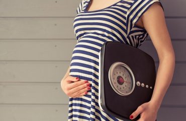 میزان وزن‌گیری مادر در دوران بارداری | متخصص زنان بجنورد