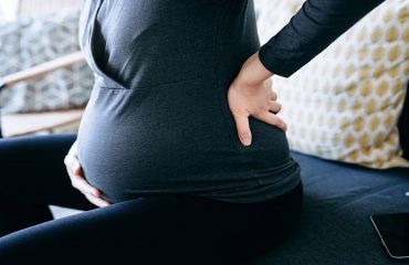 متخصص زنان بجنورد | چگونه از ابتلا به دیسک کمر بعد از زایمان طبیعی جلوگیری کنیم؟