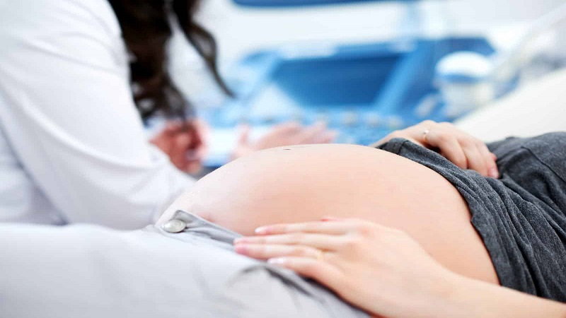 متخصص زنان بجنورد | چگونه از ابتلا به دیسک کمر بعد از زایمان طبیعی جلوگیری کنیم؟
