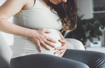 متخصص زنان بجنورد | دکتر آرزو سعیدی | درد زیر شکم در بارداری