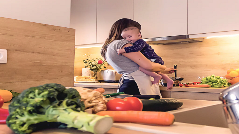 تغذیه مناسب برای مادر